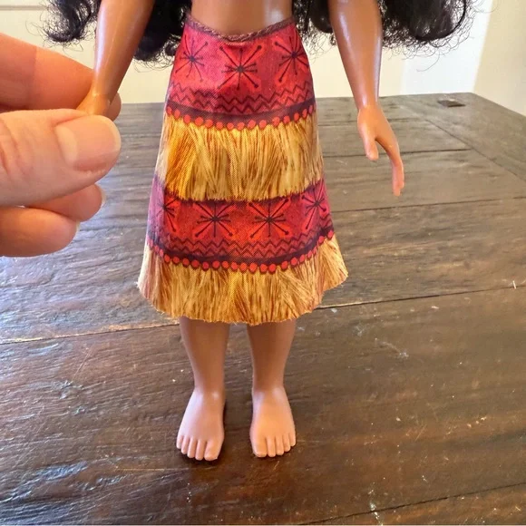 Disney Singing Original Moana Fashion Doll - Picture 5 of 10